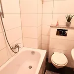 Mit Kochnische Oder Wohnkueche Und Bad شقة *