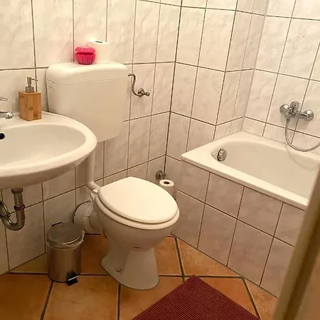 Appartement Mit Kochnische Oder Wohnkueche Und Bad *