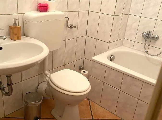 Appartamento Mit Kochnische Oder Wohnkueche Und Bad *